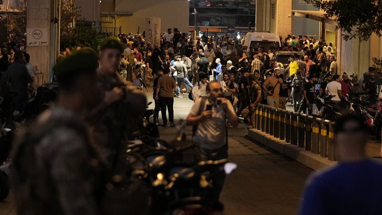 Lübnan'da yeni patlama: Hizbullah militanlarının kullandığı bombalar patladı