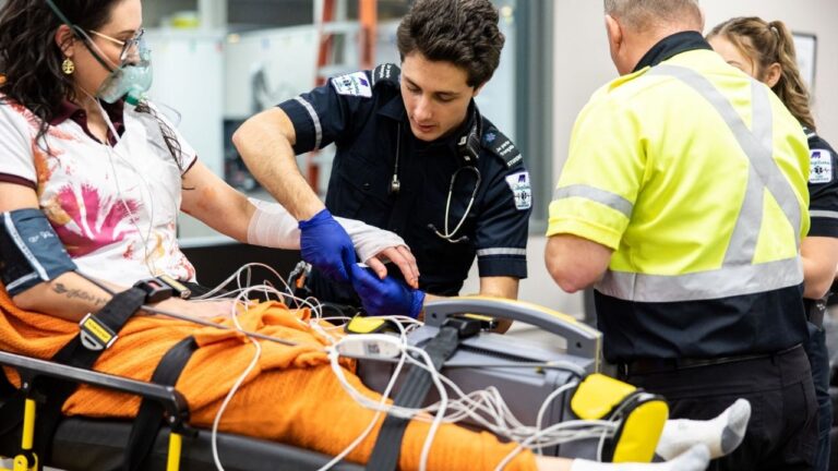 2024 Yılında Paramedik Maaşları Ne Kadar?