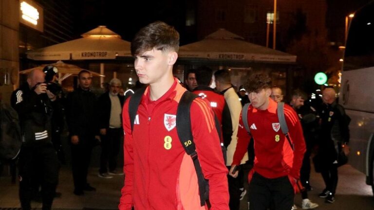 Milli takımın rakibi Galler, Kayseri’ye geldi