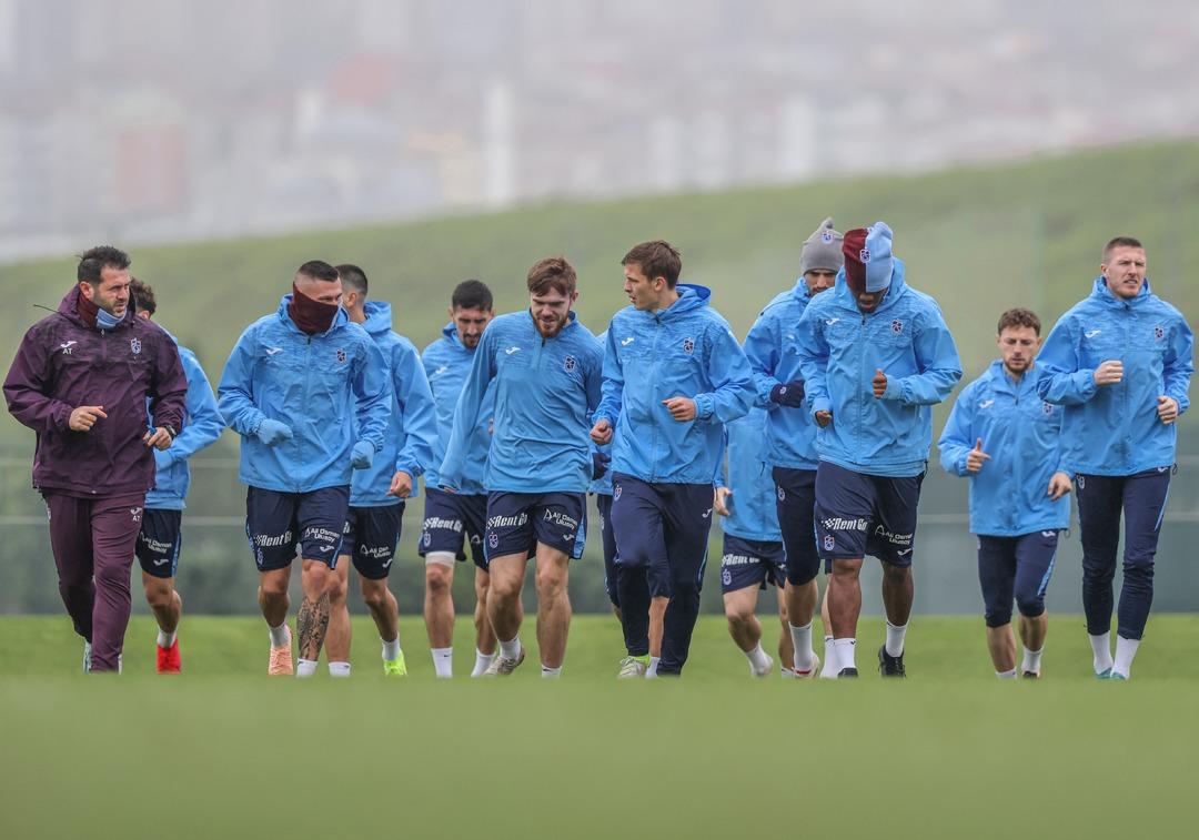 AA-20250512-37928287-37928282-trabzonspor_gatasaray_macı_maci