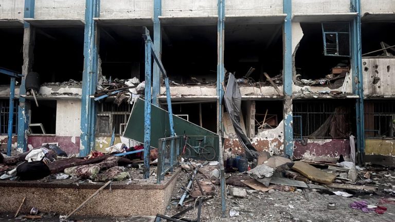 Katil İsrail’den okula hava saldırısı: 6 ölü, çok sayıda yaralı