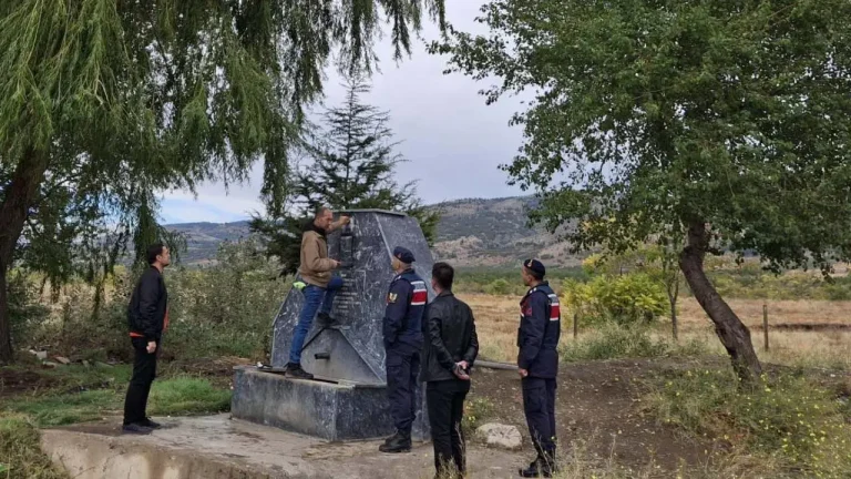 Şehit için yaptırılan çeşmeye saldırı: Türk bayrağı ve fotoğraf tahrip edildi! – Son Dakika Türkiye Haberleri
